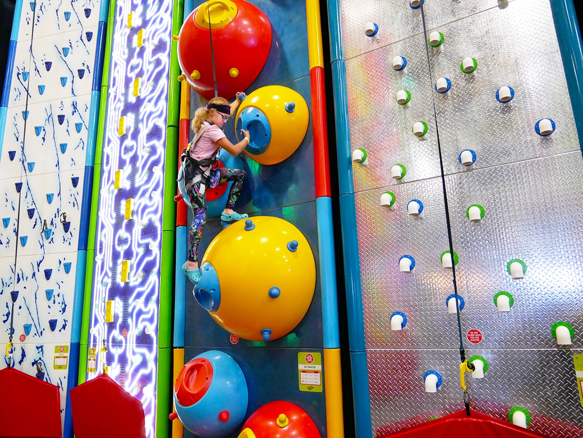 LiggettVille Clip'n Climb Walls - Shops at Rivercenter